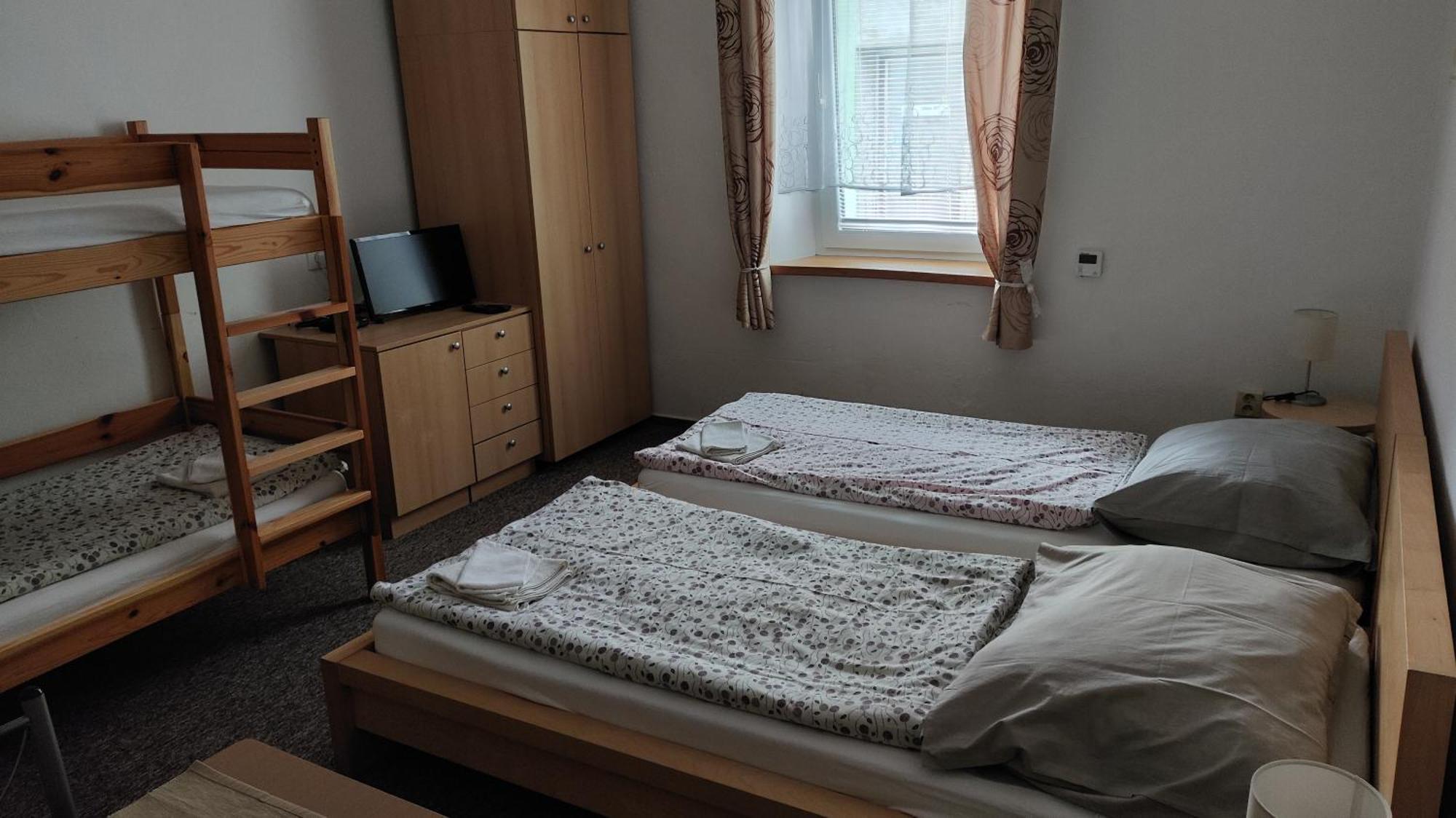 Apartmany Ruze Липова-Лазне Экстерьер фото