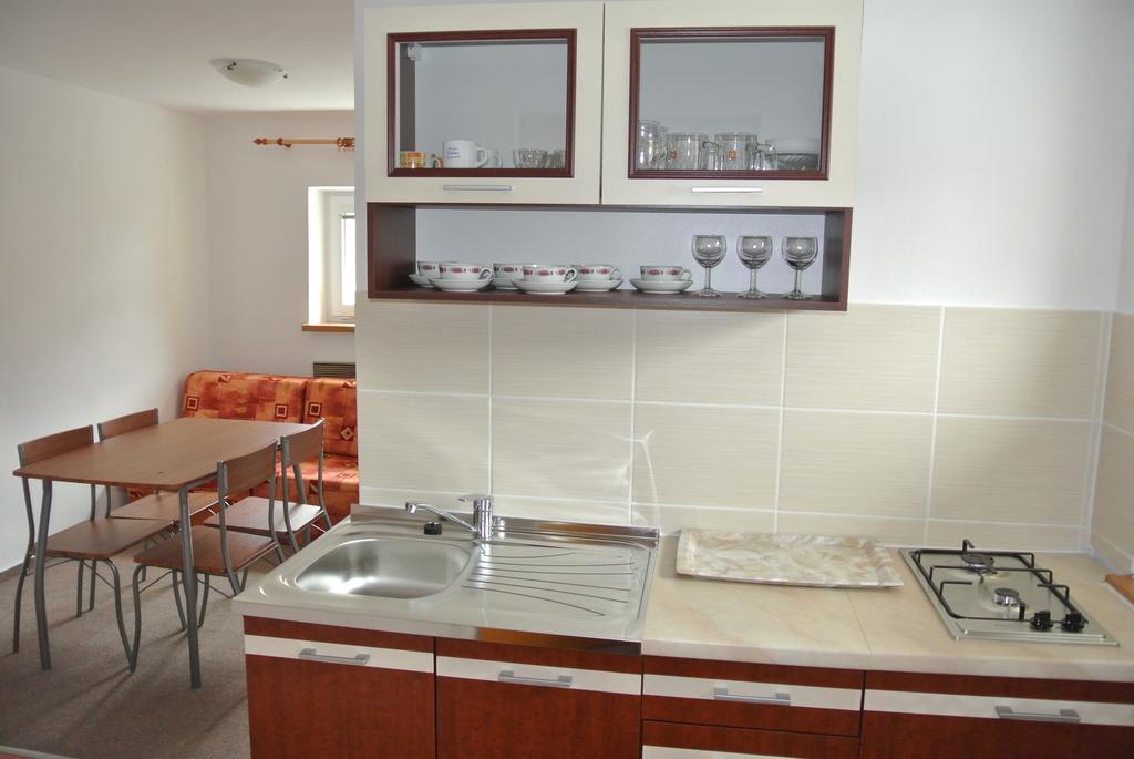 Apartmany Ruze Липова-Лазне Экстерьер фото