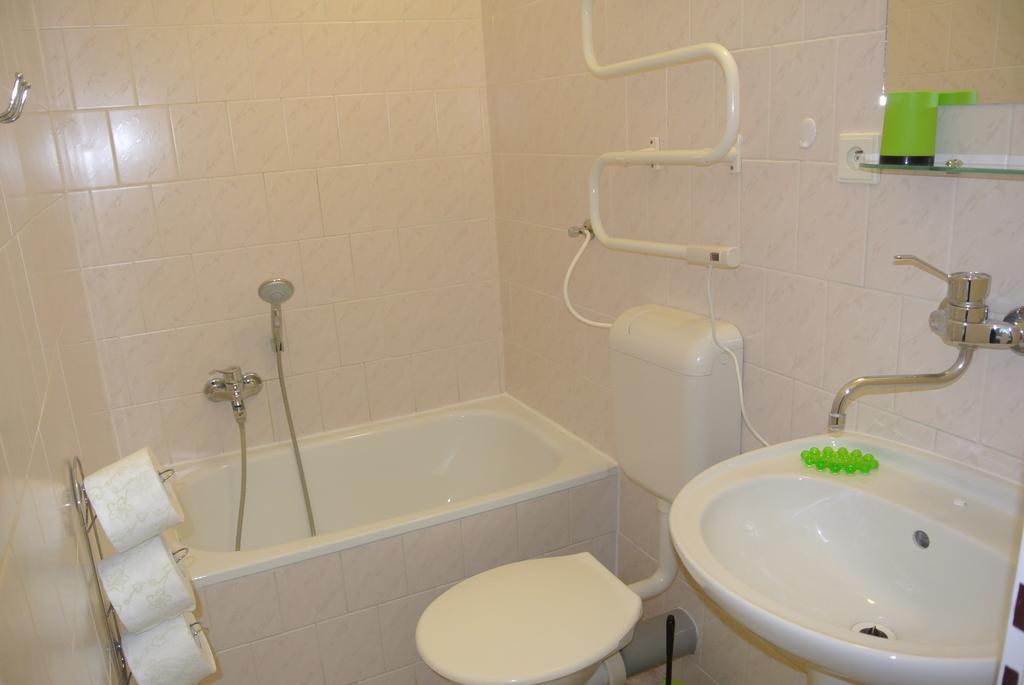 Apartmany Ruze Липова-Лазне Экстерьер фото